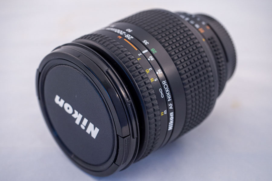 NIKON AF NIKKOR 28-200mm 3.5-5.6D