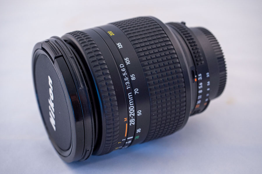 NIKON AF NIKKOR 28-200mm 3.5-5.6D