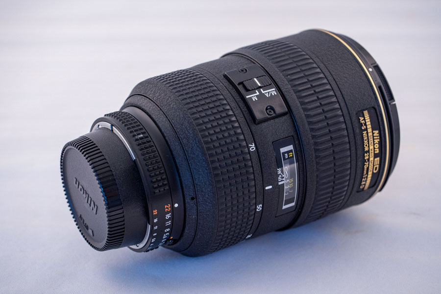 NIKON AF-S NIKKOR 28-70mm 2.8D