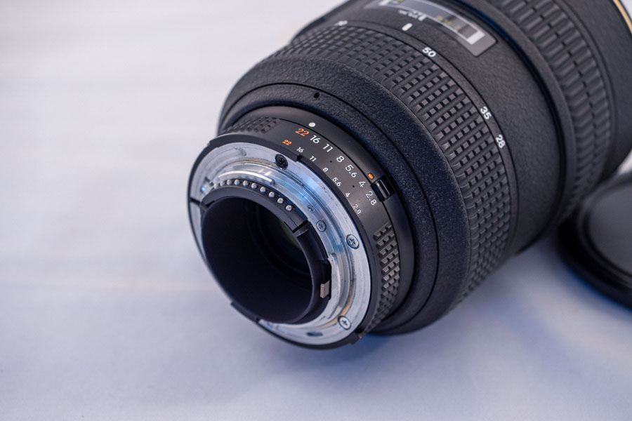 NIKON AF-S NIKKOR 28-70mm 2.8D