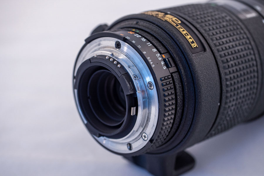 NIKON AF MICRO-NIKKOR 70-180mm 4.5-5.6D