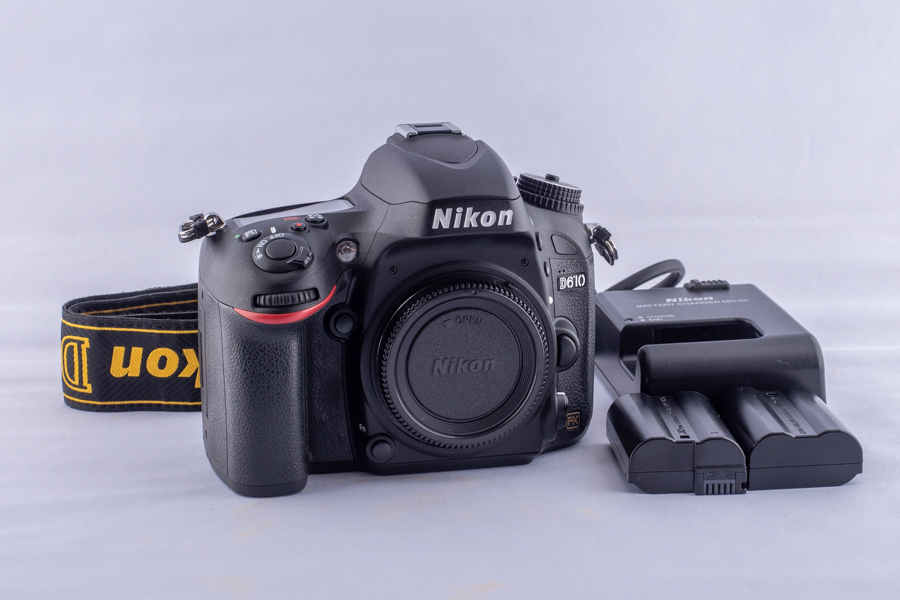 NIKON D610