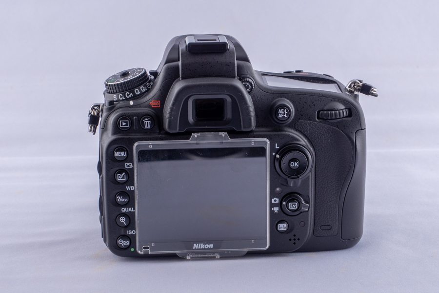 NIKON D610