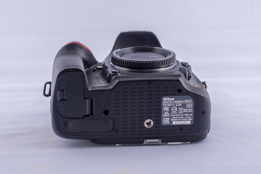 NIKON D610