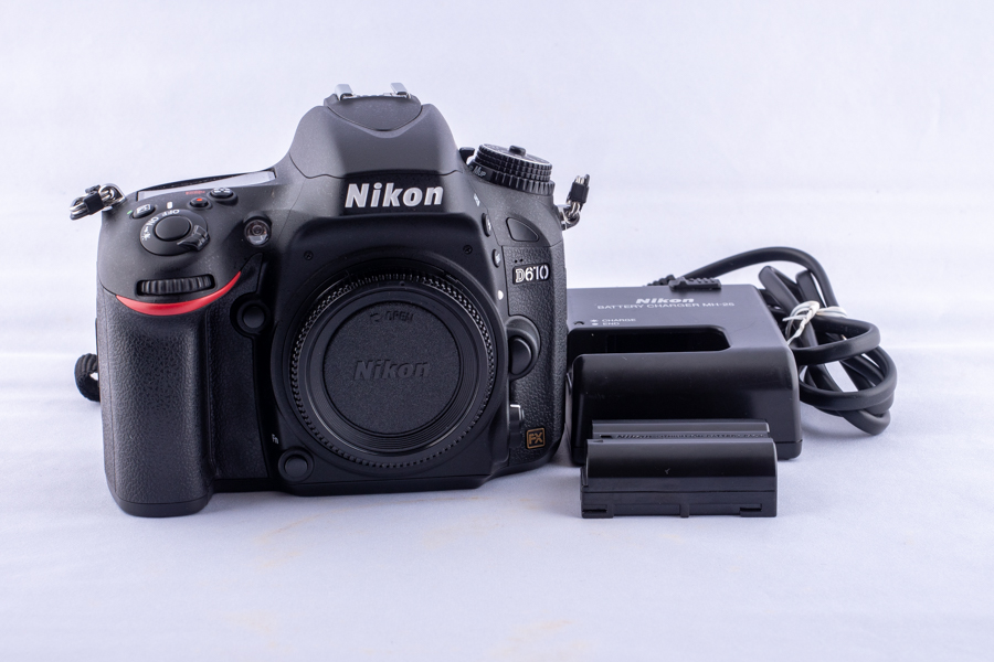 NIKON D610