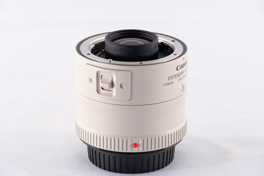 CANON EF-S 18-200mm 3.5-5.6 IS