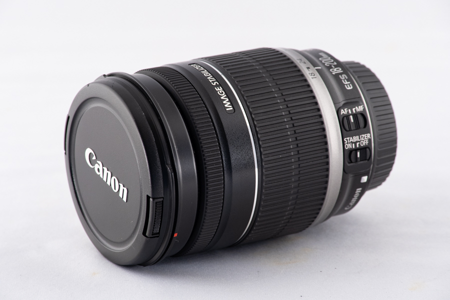 CANON EF-S 18-200mm 3.5-5.6 IS