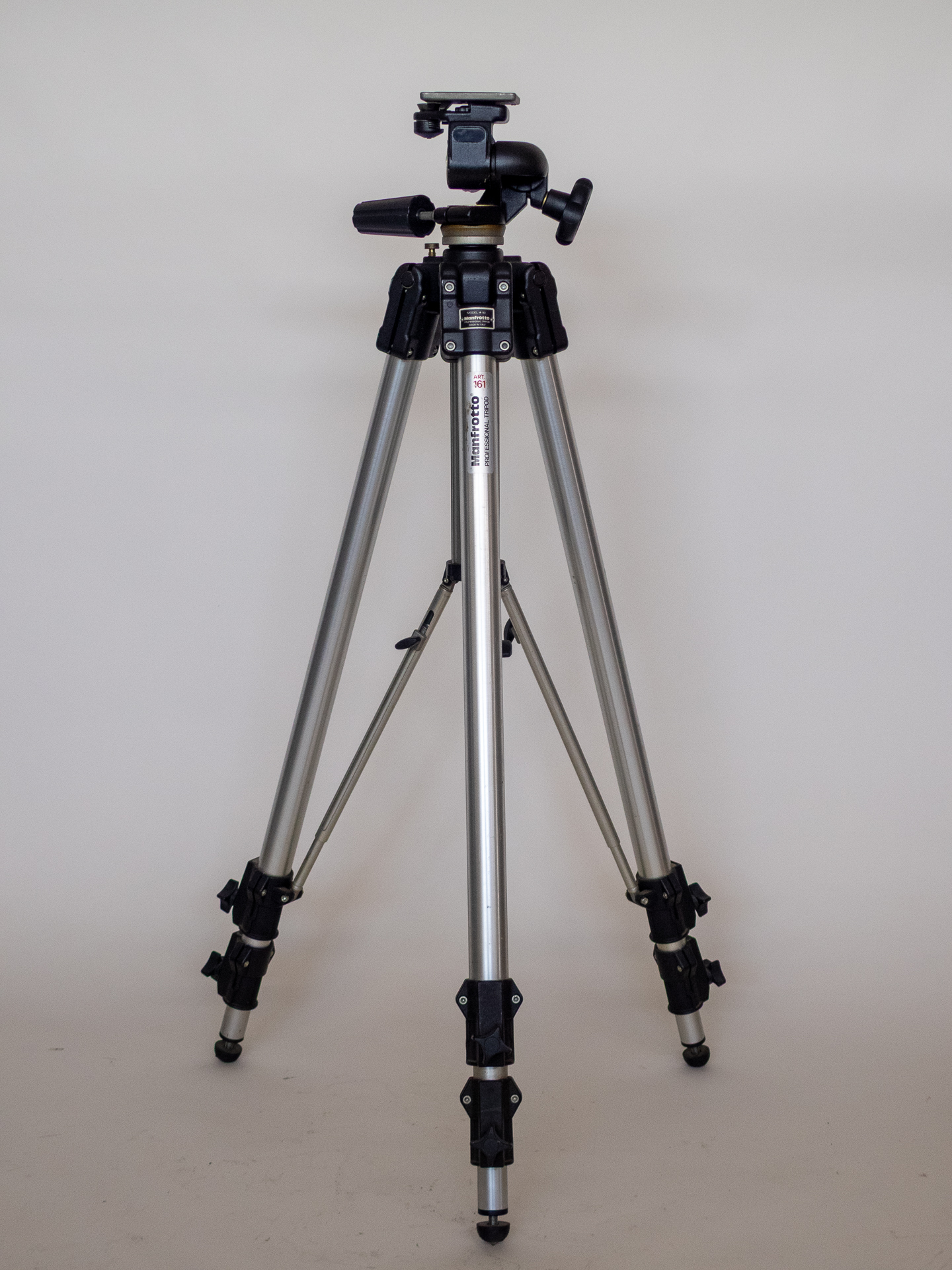 三脚　Manfrotto ART161