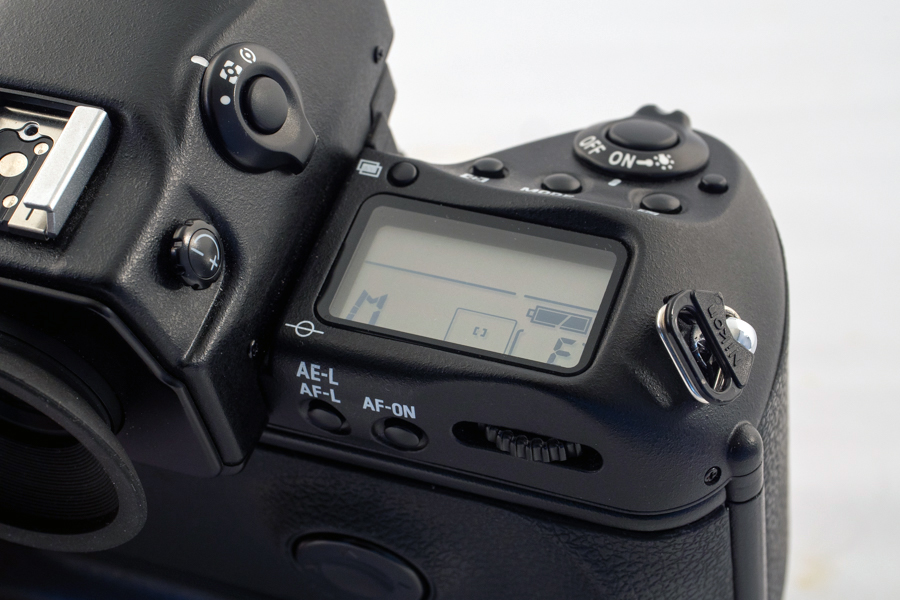 NIKON F5